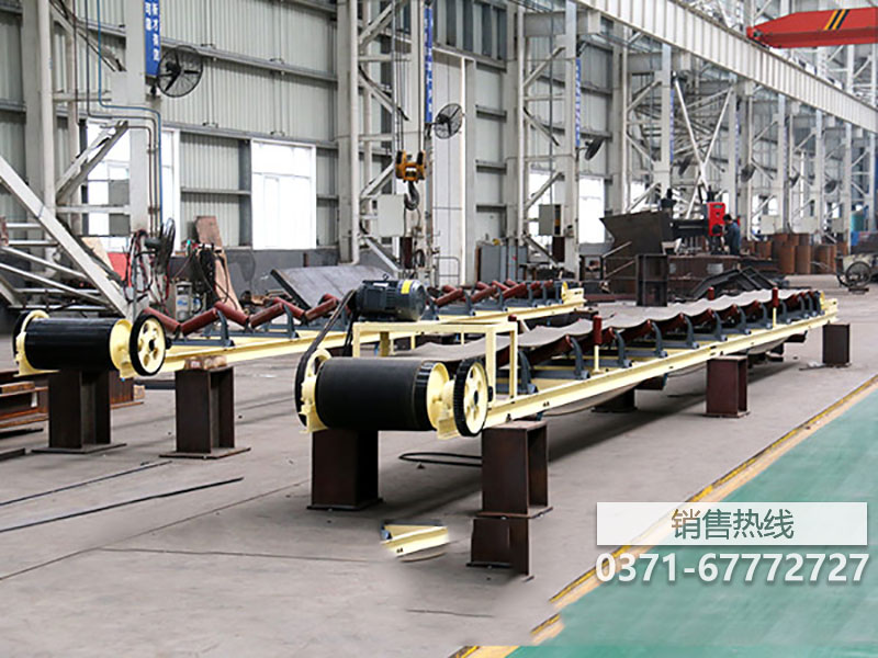 ?？诓凼浇o料機(jī)公司